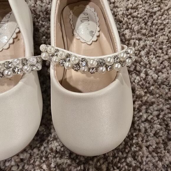 Baby Girl's Tip Top Kids Ivory Beaded Rhinestone Slip On Dress Shoes | Size 4 - Picture 3 of 10